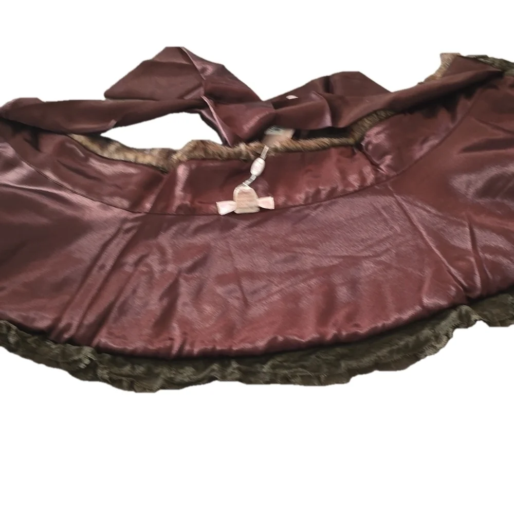 NWT Elegant Faux Fur Cape in Brown On SALE - Picture 5 of 5